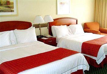 Courtyard By Marriott Hotel